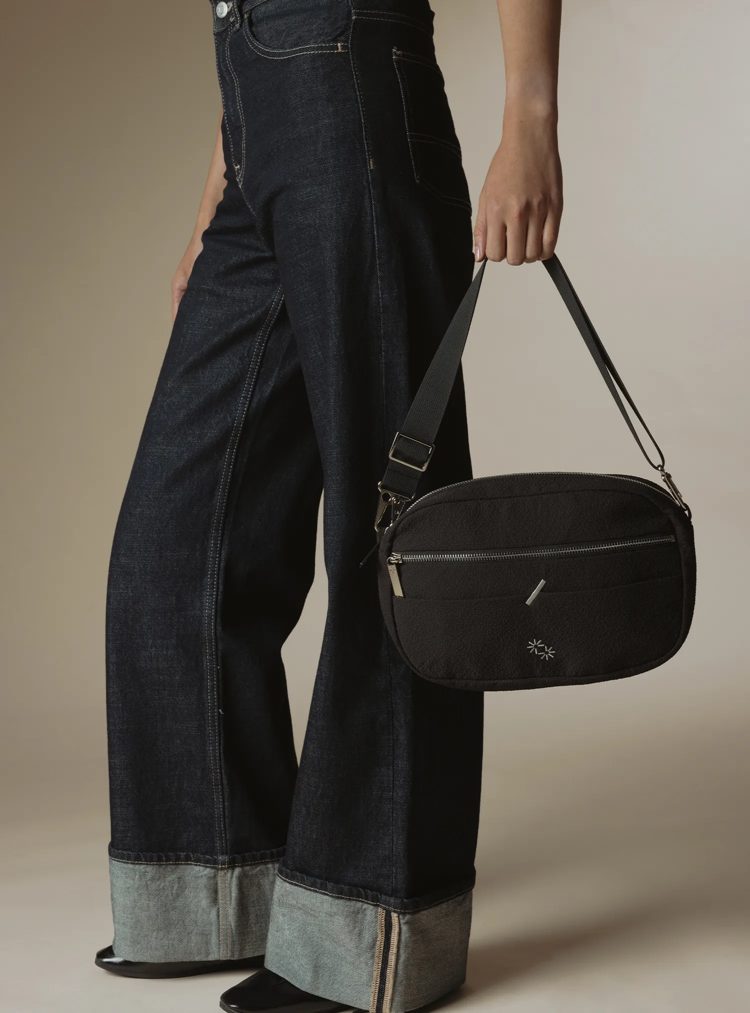 Cruise Crossbody (Seersucker Noir)