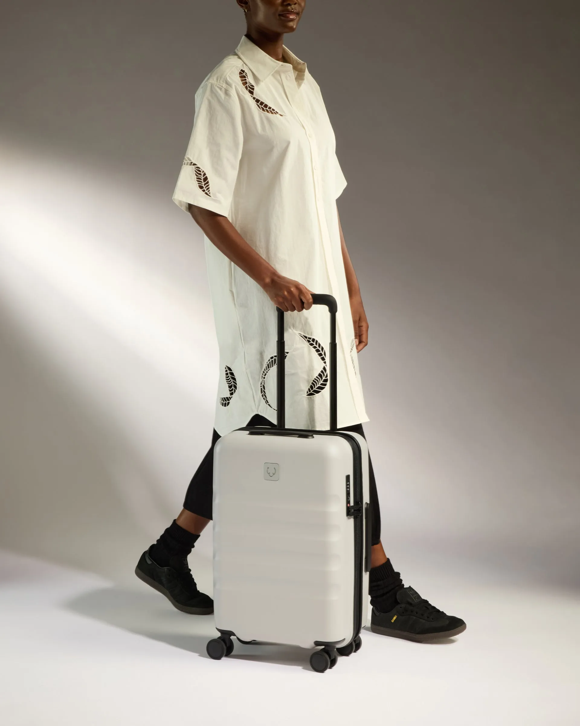 Expandable Cabin Suitcase in Taupe - Icon Stripe