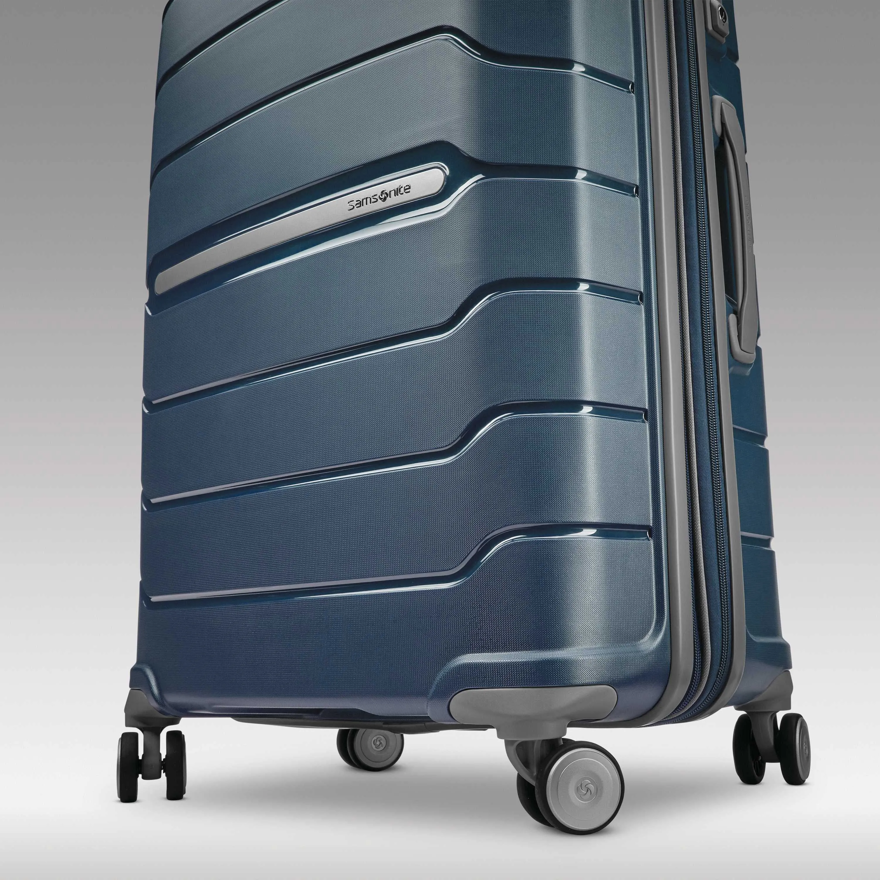 Freeform Hardside  28" Large Checked Luggage