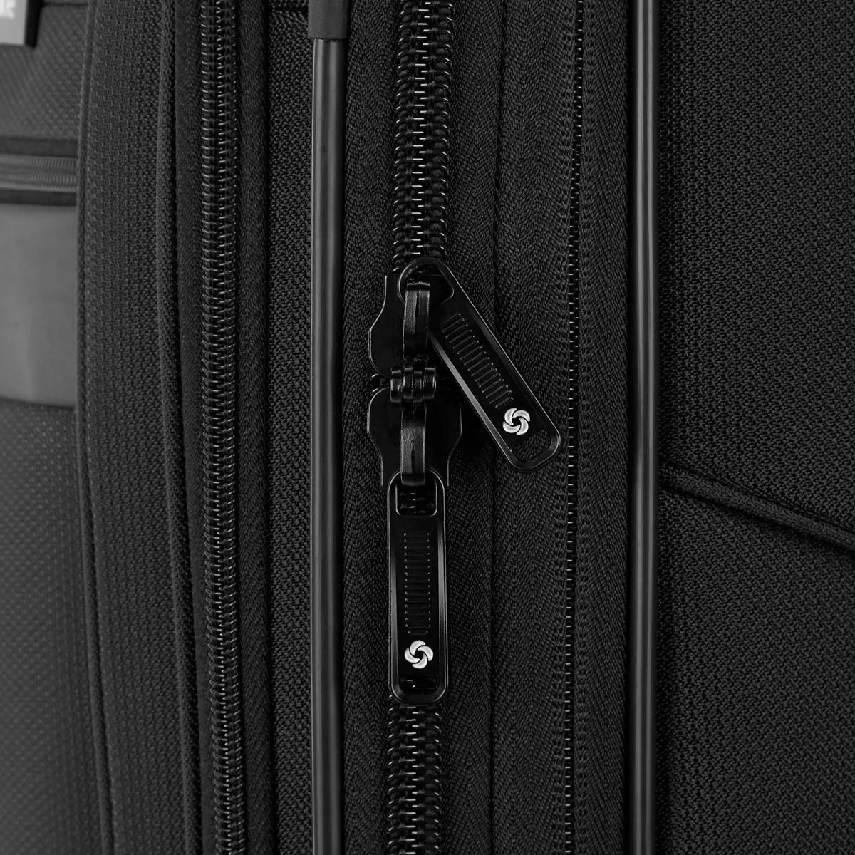 Samsonite Ascella 3.0 Expandable Medium Spinner