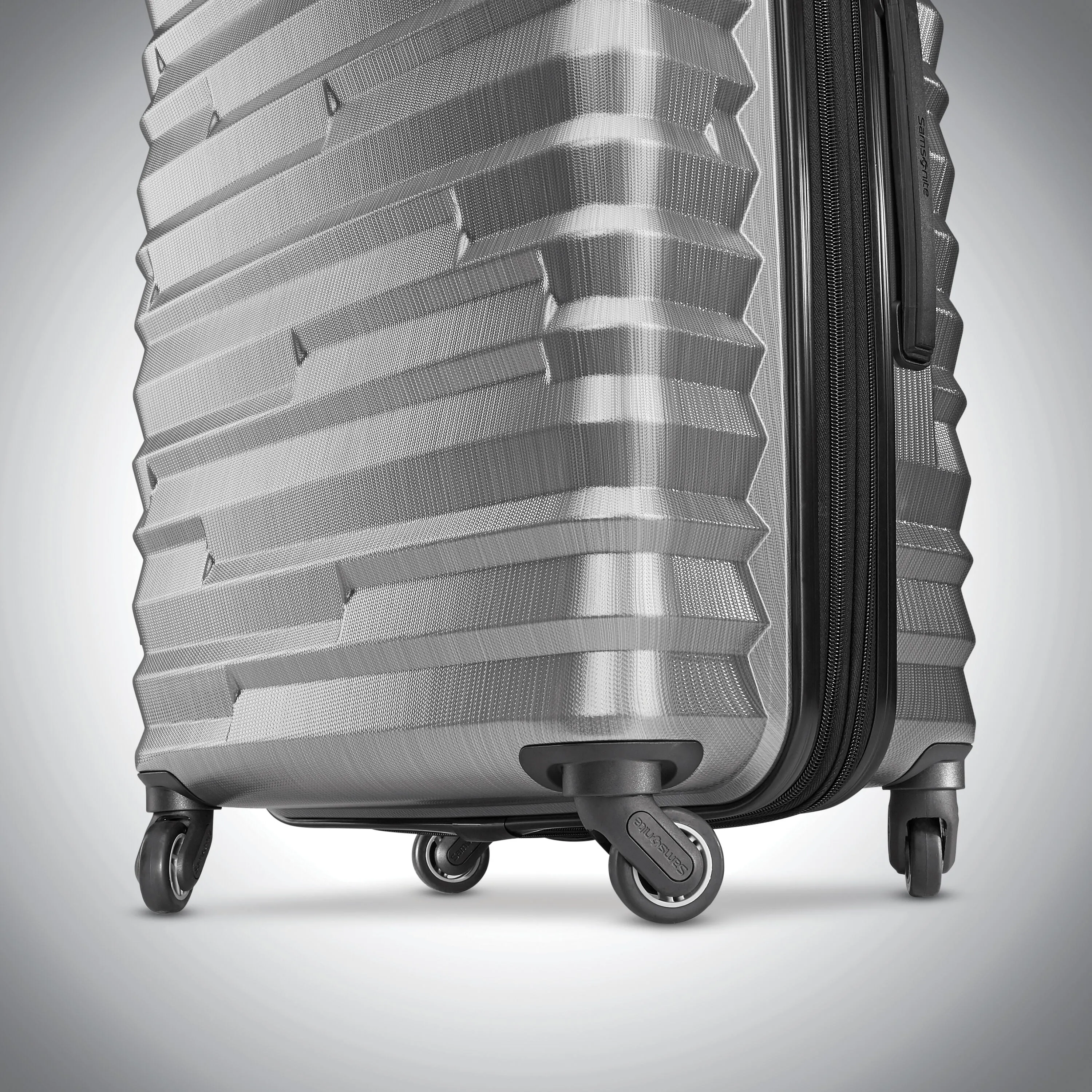 Samsonite Ziplite 4.0 Spinner Medium