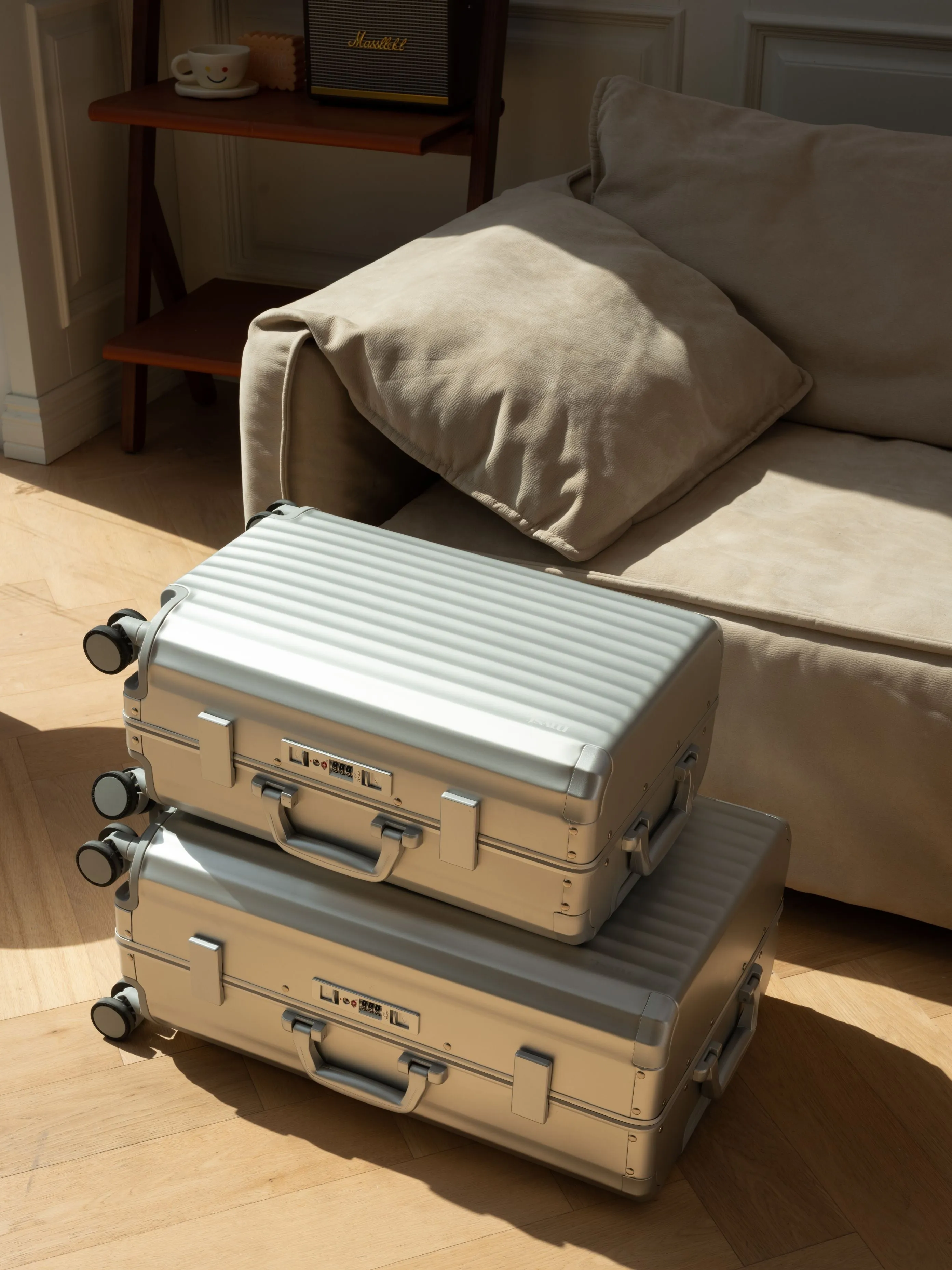 SPACE Aluminum Suitcase Silver